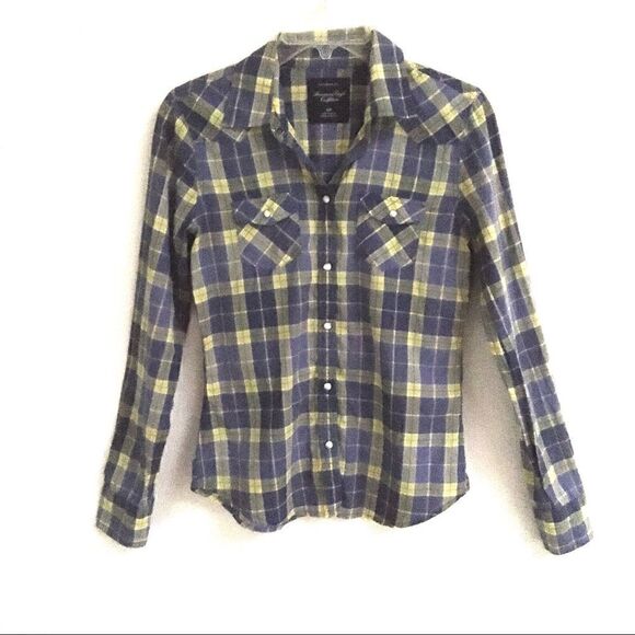 American Eagle Outfitters Tops - American Eagle favorite fit snap front top S